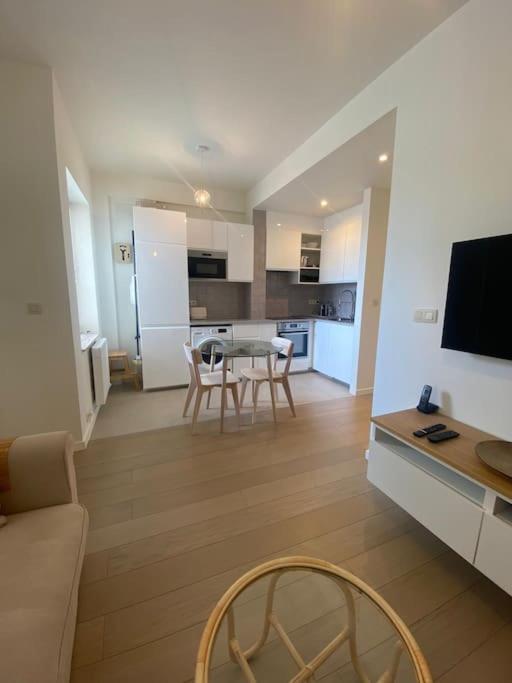 1 Chambre Avec Parking Au Coeur De Bruxelles 2D Екстер'єр фото